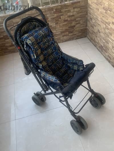 عربة أطفال بحالة ممتازة