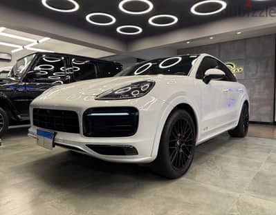 Porsche Cayenne GTS Coupe 2022 loaded