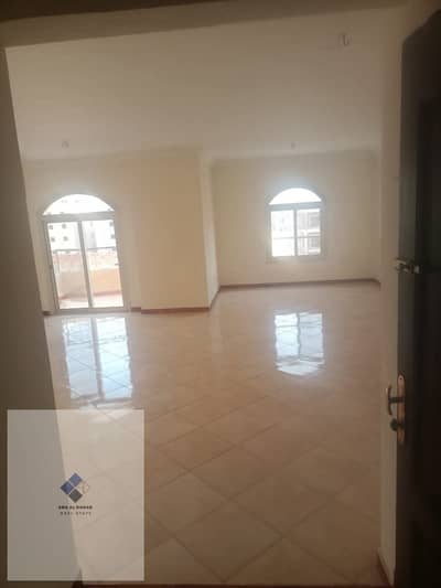 Apartment for rent in Al-Nargis Towers 3 bedrooms, master room, fully finished, third floor with elevator, prime location close to all services and transportation, ready to move in immediately