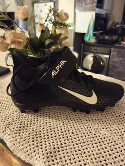 للبيع حذاء Nike Alpha Menace اصلى