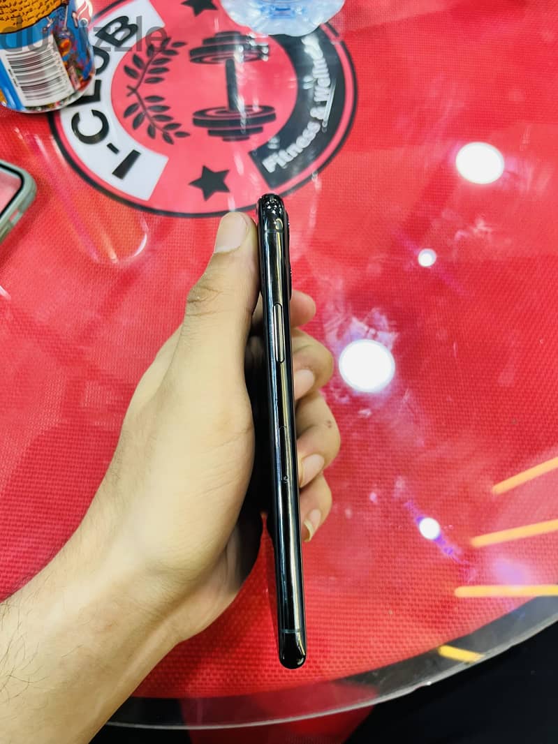 Apple - iPhone 11 Pro 2