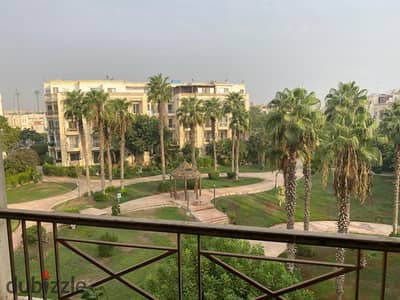Apartment for sale in Hadayek El Mohandeseen Compound – Sheikh Zayed  A unique opportunity to own an apartment with an open view of the landscaped gro