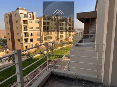 شقة 3 غرف للبيع في Sarai القاهرة الجديدة سور في سور مع مدينتي | موقع مميز | كمبوند متكامل | مساحات خضراء وخدمات | فرصة سكن واستثمار