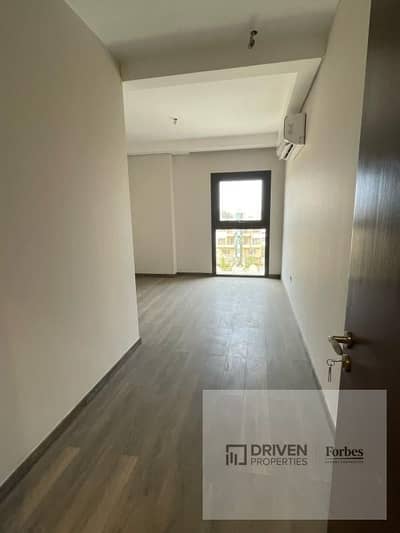 دور مرتفع شقة متشطبة بالتكييفات وحدات المطبخ للإيجار في زد ويست الشيخ زايد أبراج زد      ZED West Sheikh Zayed ZED towers