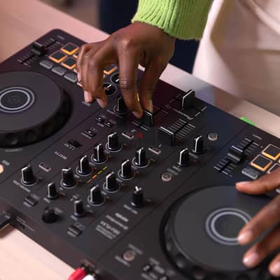PIONEER DJ DDJ-FLX4 mixer like new
