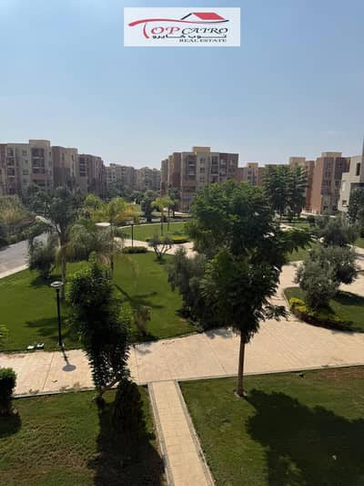 شقه مميزه للبيع فى مدينتى B8 دور تانى