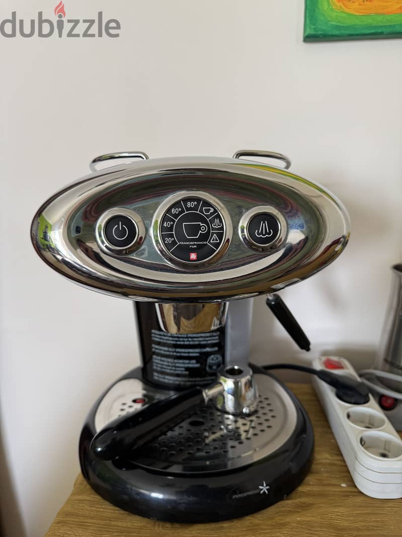 Illy espresso machine in good condition 1