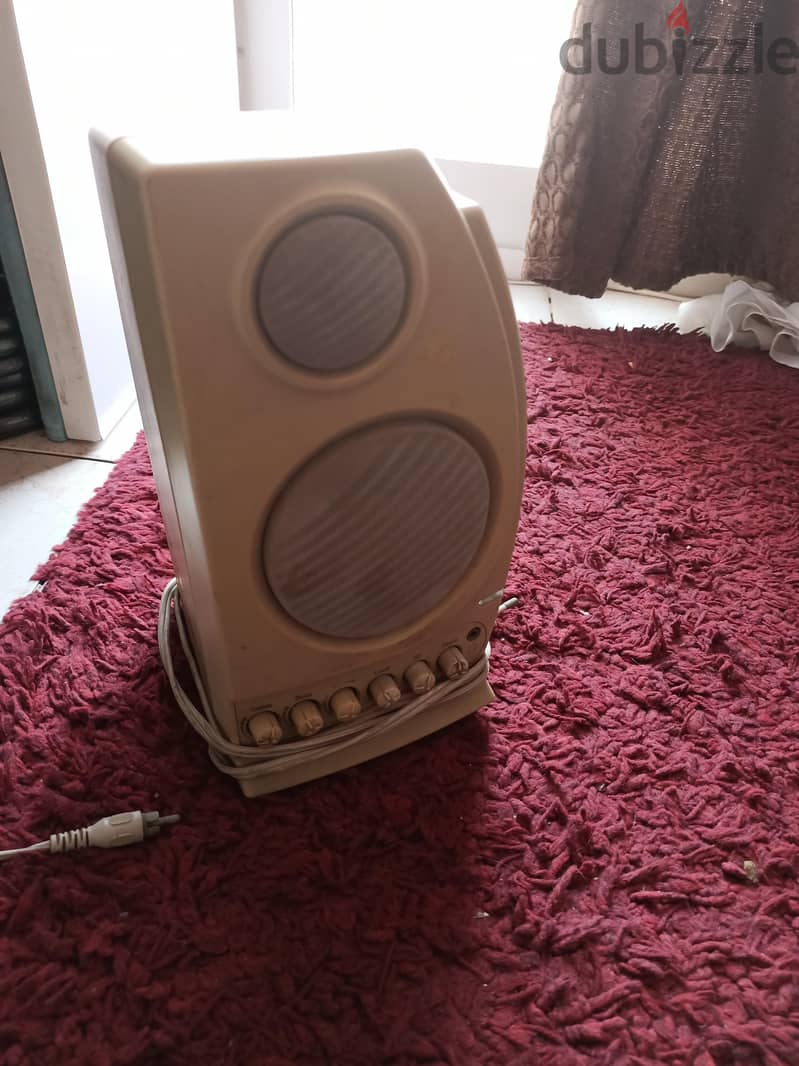 desktop speakers للبيع 3