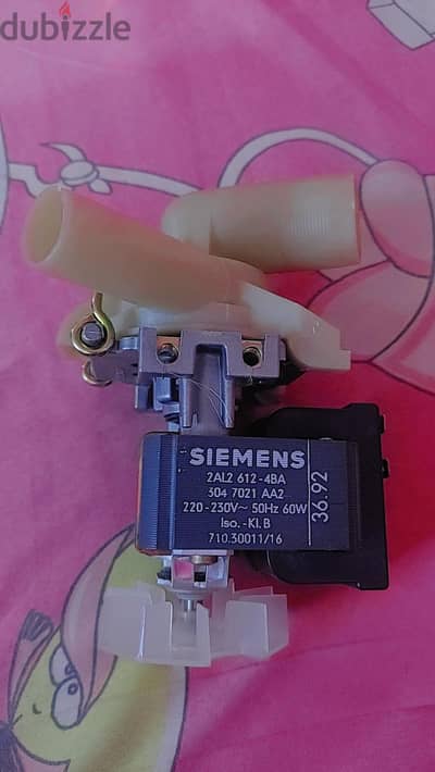 طلمبة صرف غسالة Siemens أصلية 100%، جديدة زيرو وارد الكويت