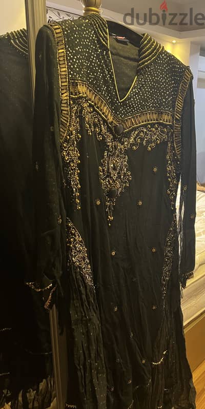 عباية سواريه