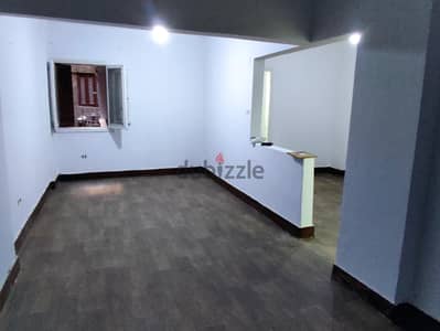 شقه للايجار قانون جديد بشارع عمان ٣ دقائق مشي لشارع جسر السويس