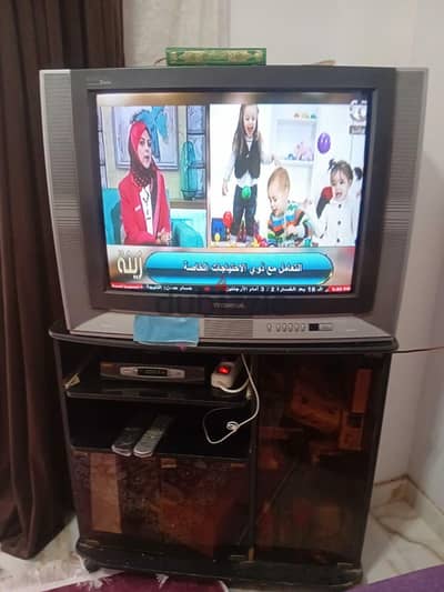 تلفزيون ٢٩ بوصة توشيبا يابانى اصلى بحالة ممتازه بالتربيزه والريسفر