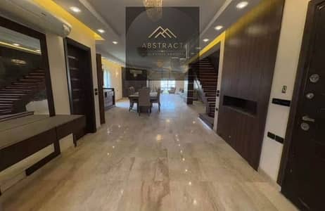 فيلا بــ Value مضاعف للاستثمار او السكن في القاهرة الجديده بالتقسيط علي 15 سنه 3 طوابق بالقرب من الرحاب في القاهرة الجديده ودقائق من العاصمه الجديده