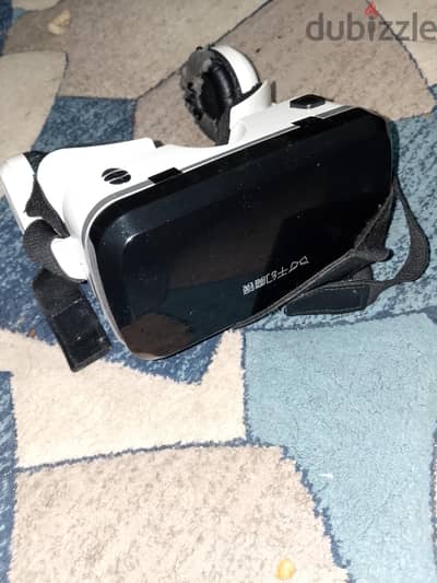 الجهاز VR ممتاز بس المشكله في شكل السماعه غير كدا الجهاز تمام الجهاز VR ممتاز بس المشكله في شكل السماعه غير كدا الجهاز تمام