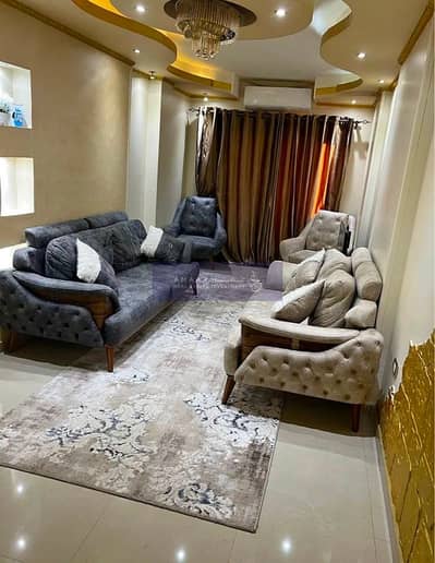 شقة سكنية للبيع في كامب شيزار – شارع بورسعيد مباشر – 155م²