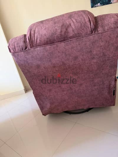 2 lazy Boy Hub Furniture استعمال خفيف ٣ سنين