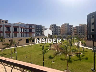 دوبلكس استلام فورى فيو مفتوح على مساحات حضراء بجوار الجامعة الامريكية بمقدم 10%