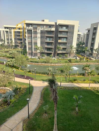 Apartment for sale in Brevado Compound in Madinaty, 150m area, lake view with furniture and appliances