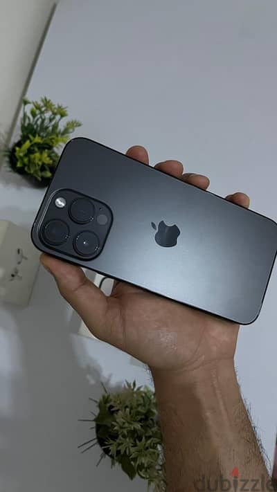 ايفون ١٤ بروماكس ١٢٨ بالعلبه