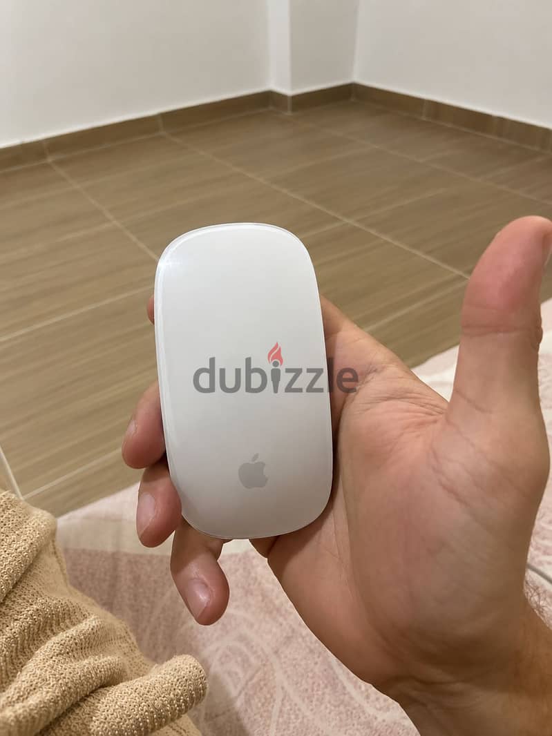 Apple Magic Mouse 2 (Model A1657) 1
