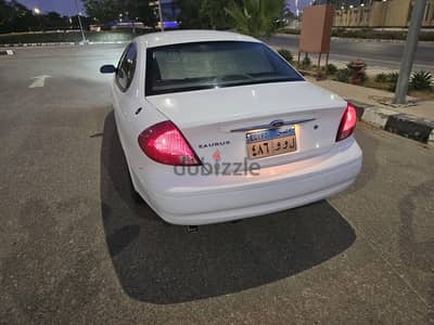 فورد تورس 2000