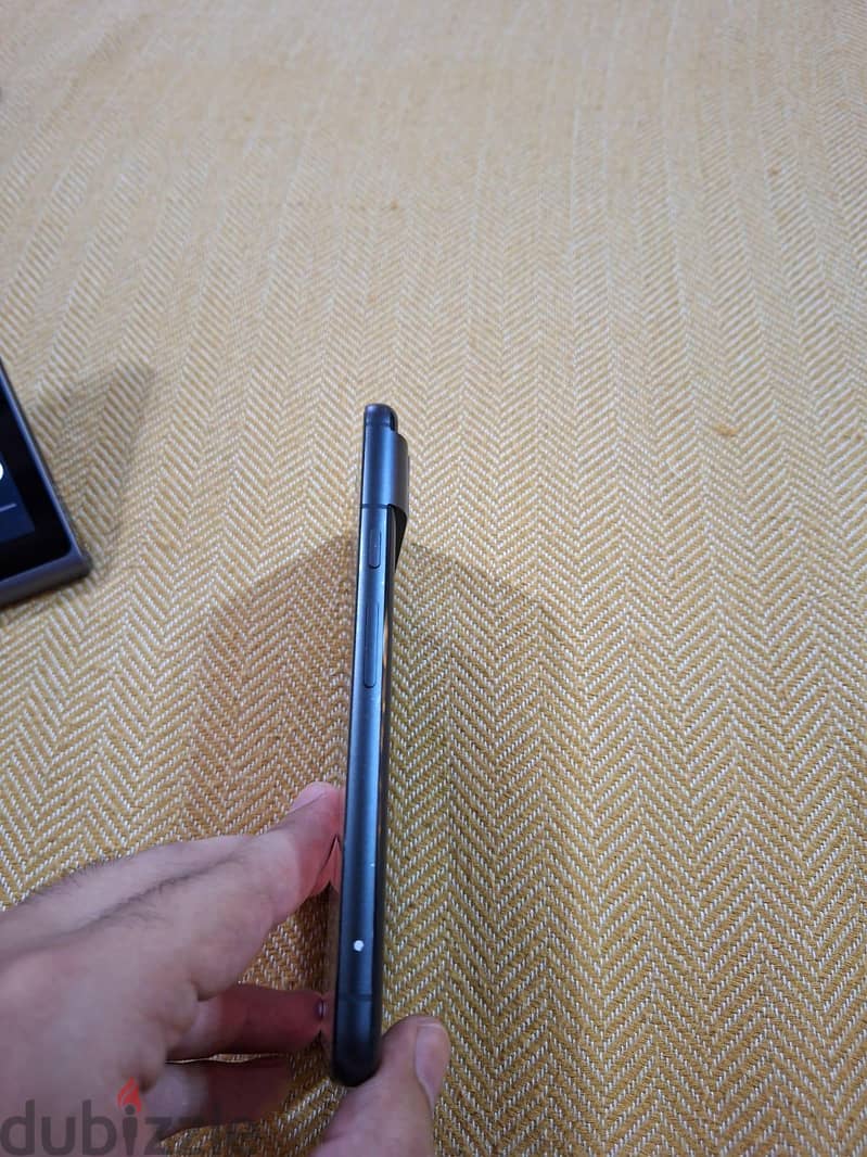 Google Pixel 8 4