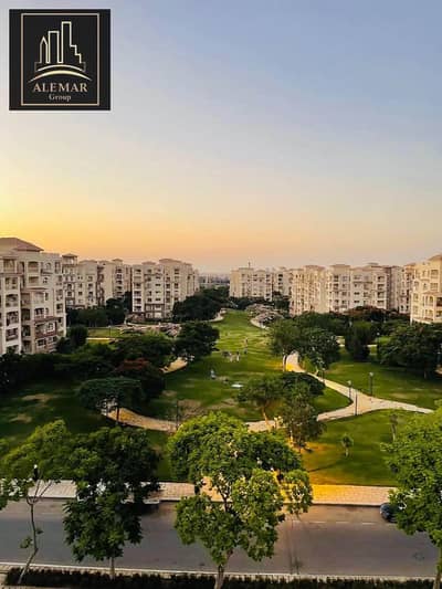For sale: a 135m apartment in Madinaty B1 – Super Lux finishing, first floor, in the best areas of Madinaty, Group 17, top floor, in an exceptional location very close to services and the mosque.