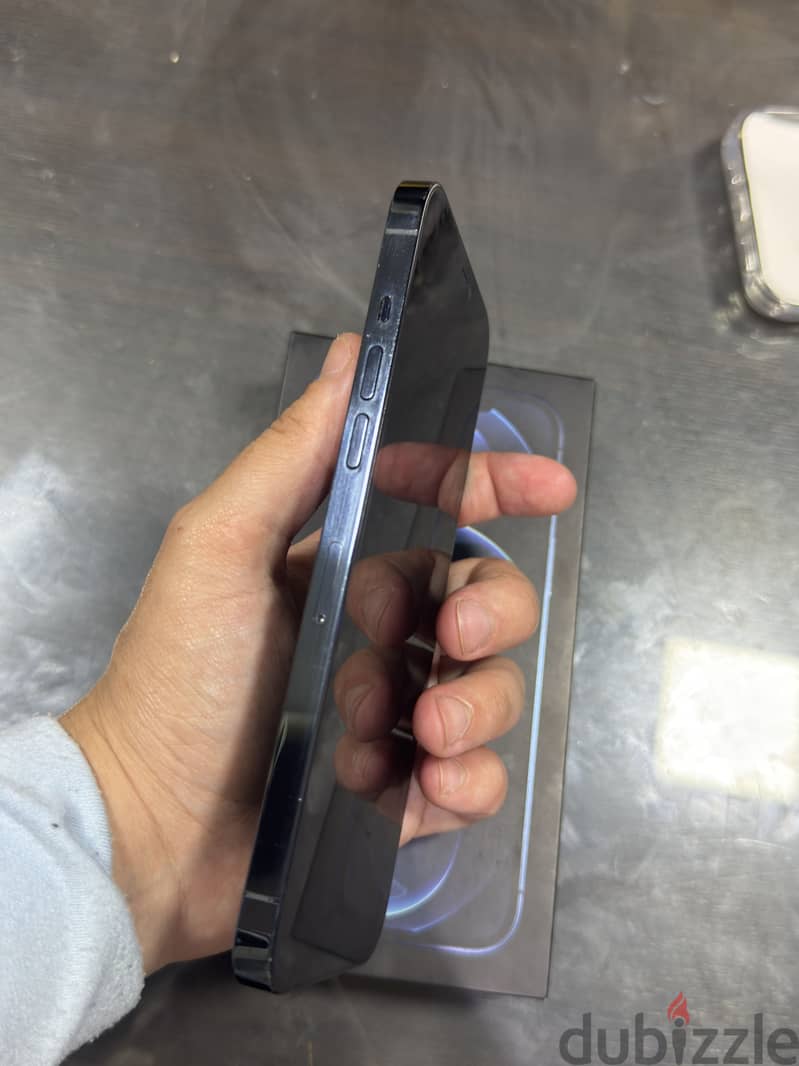 iPhone 12 pro max  256g 4