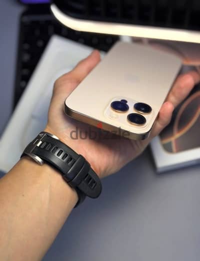 آبل - آيفون 16 برو ماكس