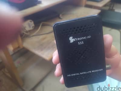 strong 555 hd ريسيفر ميني بعمل بكفاءة بمشتملاته