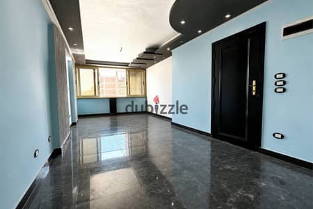 Apartment for sale in Sporting (steps from the tram) 120 meters