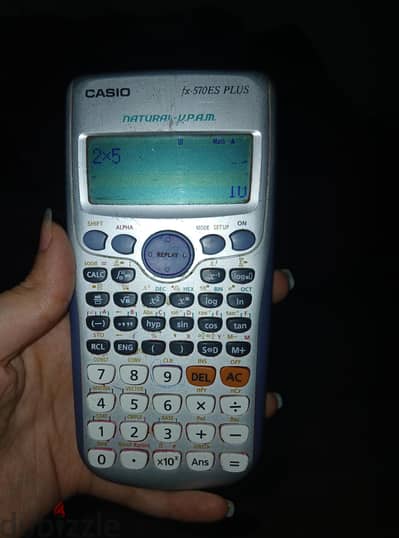 آلة حاسبة كاسيو Casio fx-570ES PLUS أصلية للبيع