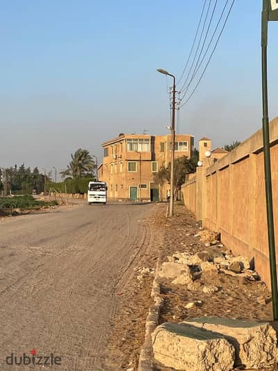 محل للبيع -فرصة استثمارية نادرة على الطريق العمومي في المنصورية مساحة 674 م²