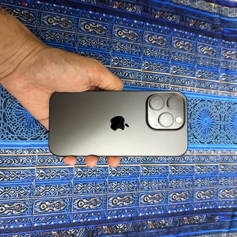 Apple - iPhone 16 Pro 1