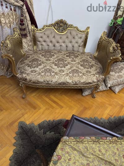 كنبه أنتيك كلاسيك مميزه لعشاق الفخامه والديكور