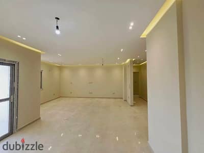 Apartment for rent on the second floor, Phase Four, fully air-conditioned, first occupancy, overlooking the axis, close to the fifth gate, Sheikh Zayed