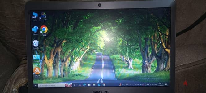 لاب توب للبيع استعمال شخصي حاله نضيفه