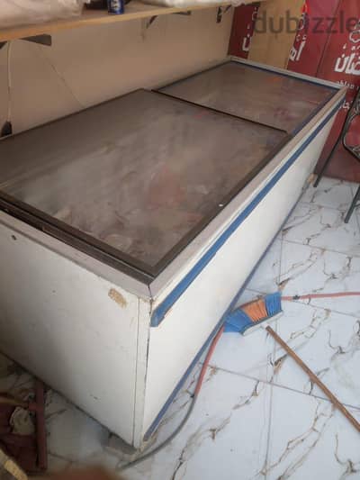 ثلاجه عرض و فريزر البيع للتصفيه