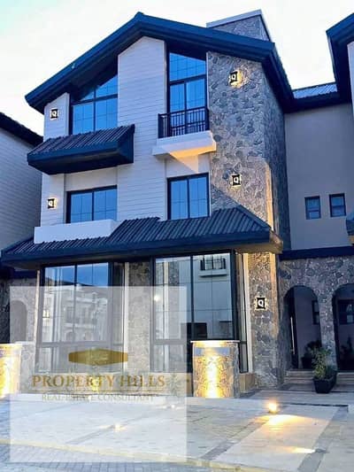 Townhouse for Sale with Immediate Delivery in New Cairo. Enjoy a substantial cash discount in a prime location, directly adjacent to Palm Hills and ju