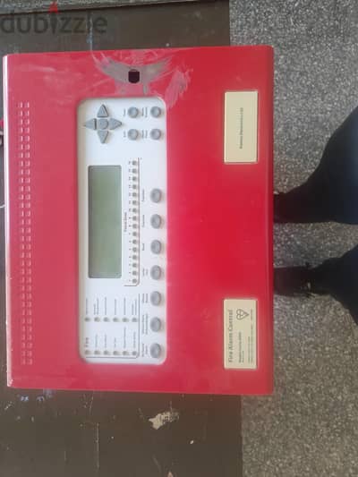 لوحة إنذار حريق Kentec Sigma 16 Zone 10 كواشف دخان – بحالة جيدة