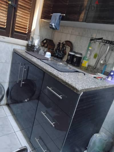مطبخ كامل 120 سم استعمال نظيف جدا عموله استخدام سنه