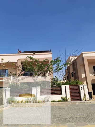 فيلا علي الجولف مباشره في كمبوند جولف سيتي بمقدم 10%