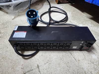 للبيع APC Rack DU أصلي بحالة ممتازه