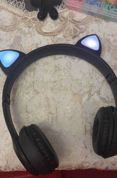 Headphones p47