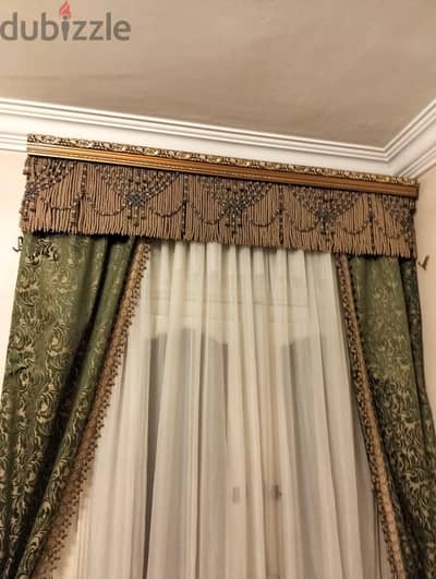 ستائر واحد ٤ متر وواحده ٢ متر كامله
