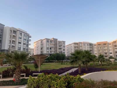 استوديو بجاردن فيو علي اللاجون بمقدم وتسهيلات ريسيل من المالك للبيع في كمبوند هايد بارك التجمع الخامس كمبوند ساكن بالفعل