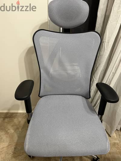 Office Chair with adjustable height and back