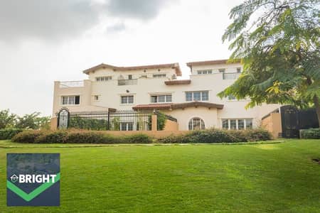 Exclusive Corner villa 360m - 4bedrooms - fully finished - ready to move - best view - under market price in Hyde Park New Cairo