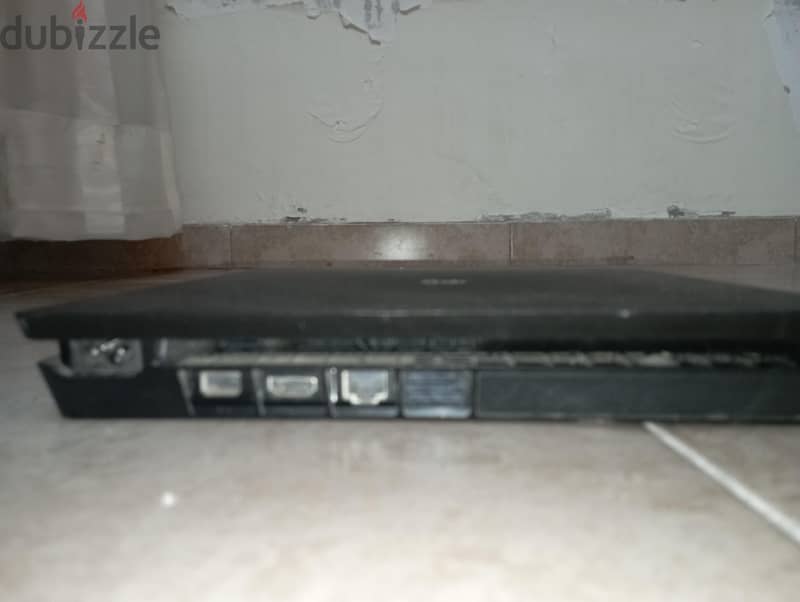 PS4 slim 4