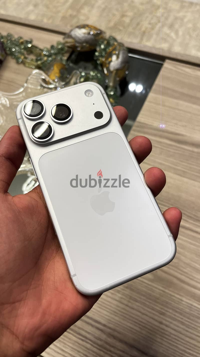 Apple - iPhone 17 Pro 4